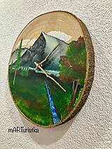 Hodiny - Drevené, ručne maľované hodiny Kriváň - 16414894_