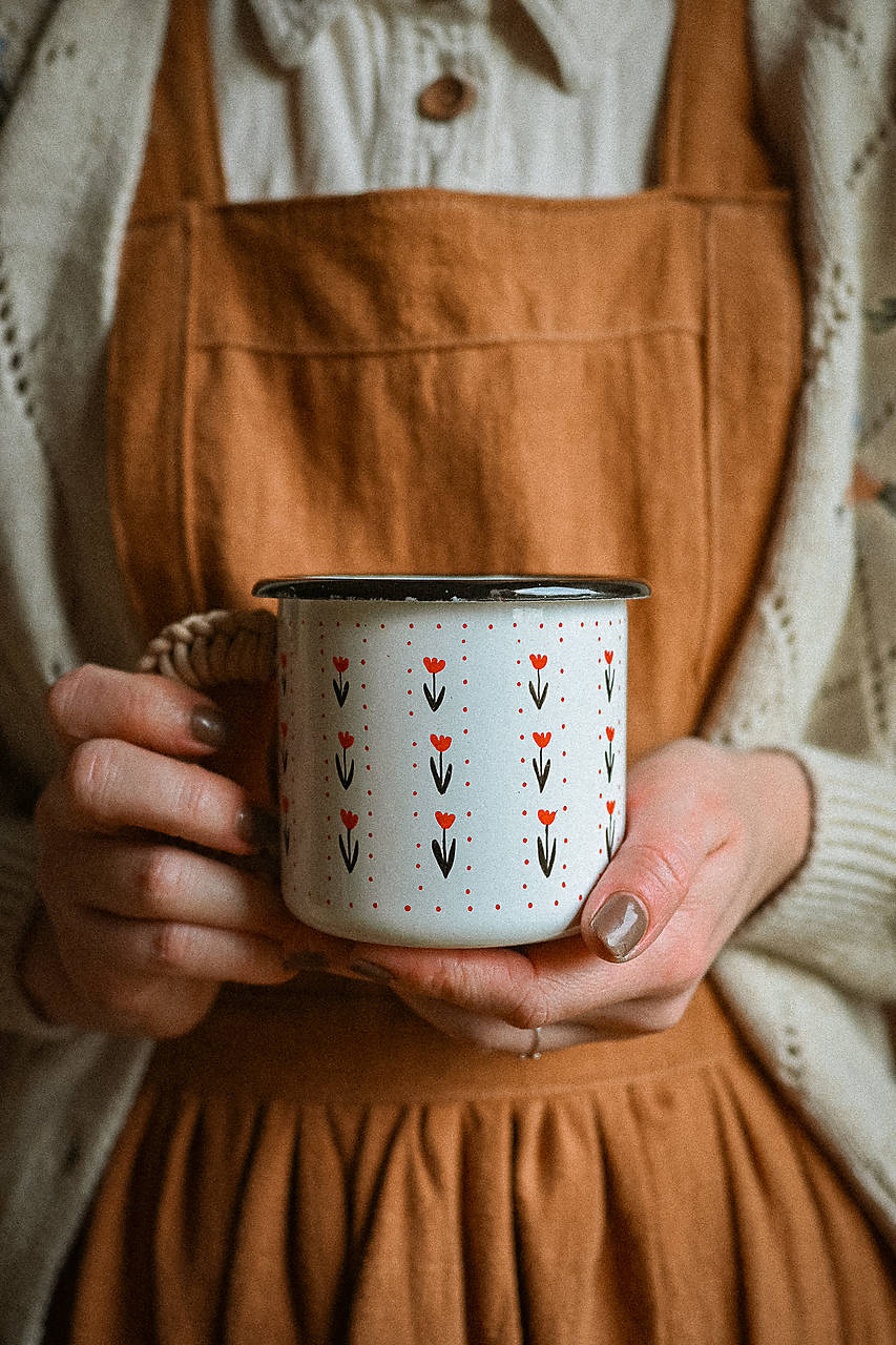 Smaltovaný hrnček - Červené tulipány