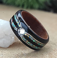 Prstene - Ebenový prsteň s opálom, oceľou a swarovski - 16415683_