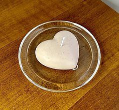 Sviečky - Dekoračná sviečka - srdce zo sójového vosku - 16415158_