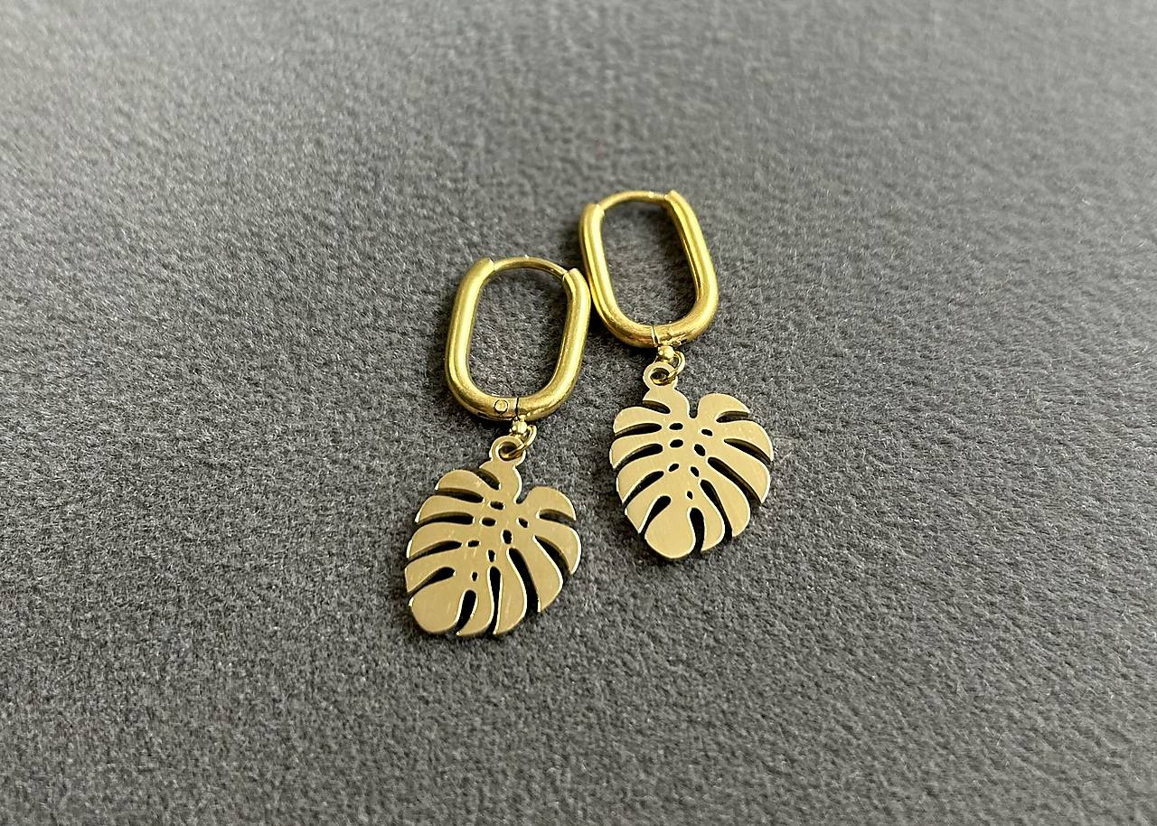 Zlaté náušnice “Monstera” z chirurgickej ocele