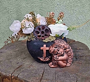 Dušičky - ikebana na hrobček Gabi v čiernom srdci