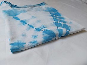 Topy, tričká, tielka - Batikované dámske tričko bielo-modré - 16419431_