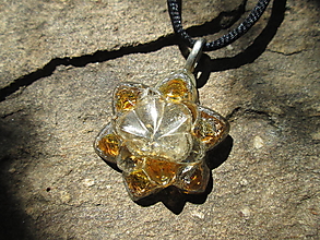 Náhrdelníky - Org. šperk ,, Paprsky slunce " - 16418220_