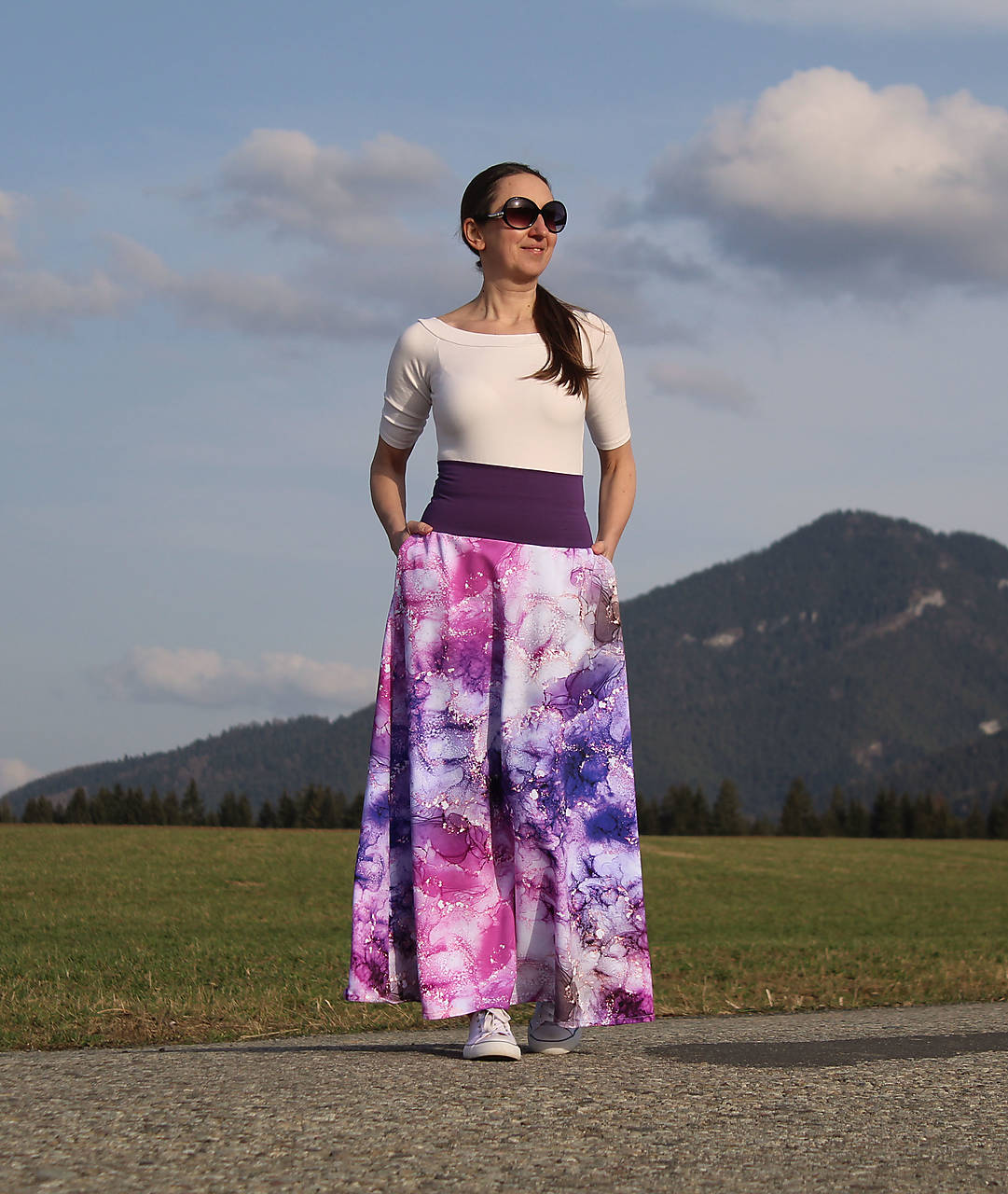 Dlhá sukňa fialový abstrakt