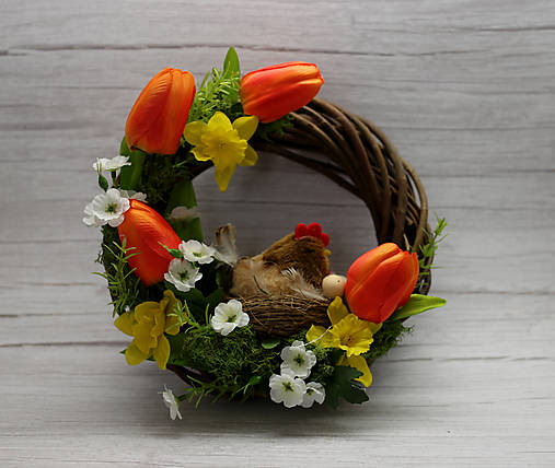 Dekorácie - Veľkonočný veniec-sliepočka - 16422346_
