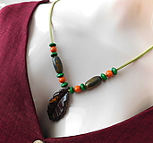 Náhrdelníky - náhrdelník list duba na koži / výpredaj - 16421514_