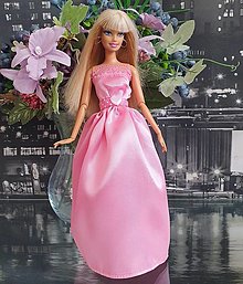 Hračky - Ružové spoločenské šaty pre Barbie - 16424923_