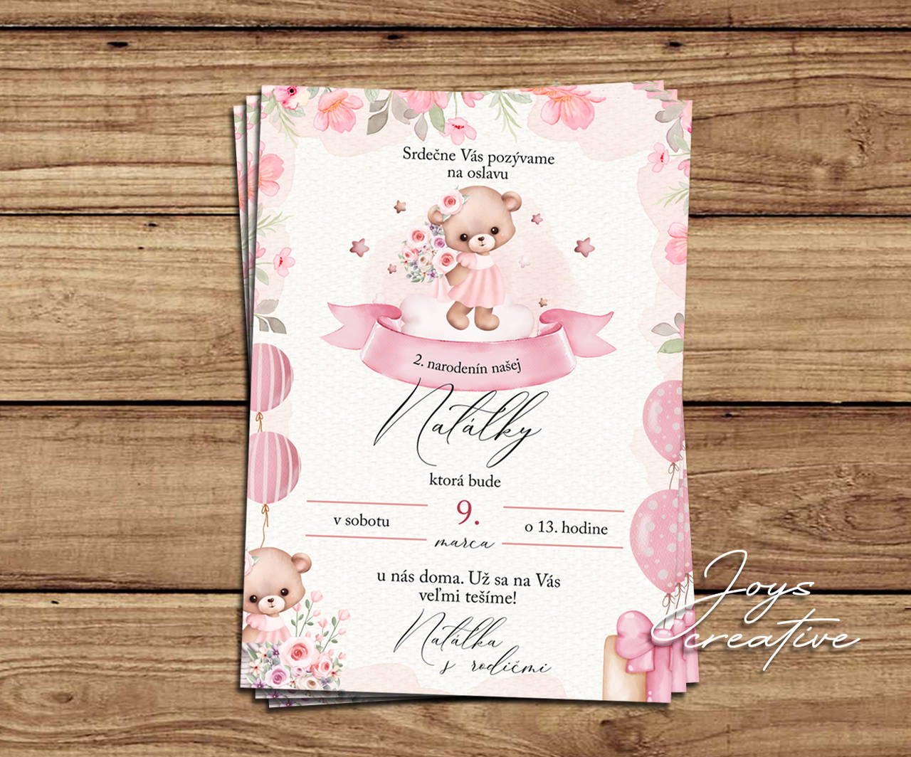 Pozvánka na narodeniny s mackom a kvetinami