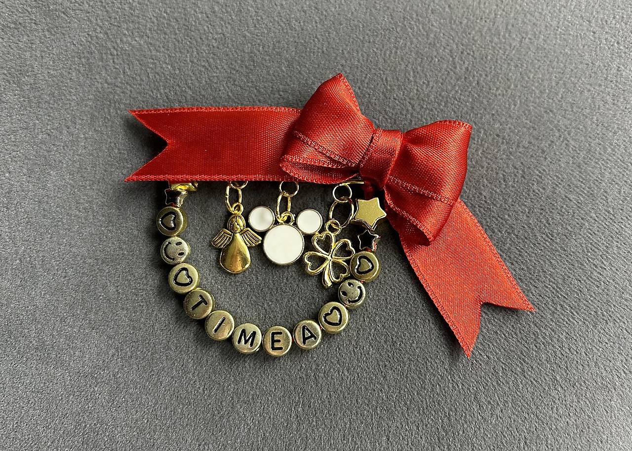 Mašlička proti urieknutiu na kočík/vajíčko s myškou, anjelikom, štvorlístkom a menom