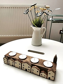 Svietidlá - Drevený rustikálny svietnik s domčekmi na štyri čajové sviečky - 16424332_