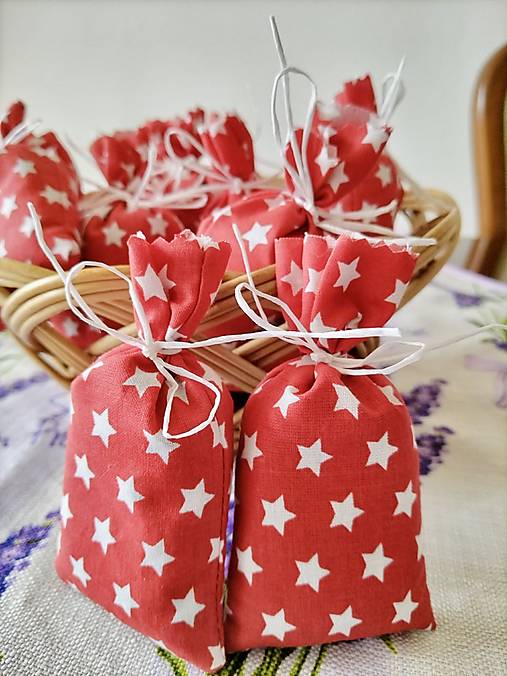 Dekorácie - sušená levanduľa od babičky ♥ (cervena s hviezdickami) - 16424480_