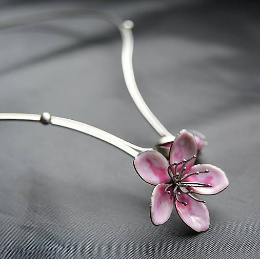 Náhrdelníky - Náhrdelník jabloňový kvet - 16430978_