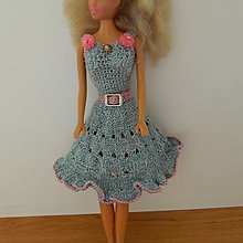 Hračky - Háčkované šatičky pre Barbie (modroružové šaty s opaskom) - 16429153_