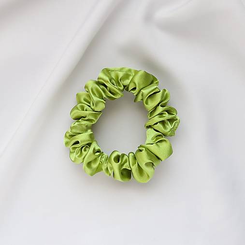 Ozdoby do vlasov - Saténová scrunchie | MINI (Limetková) - 16428575_