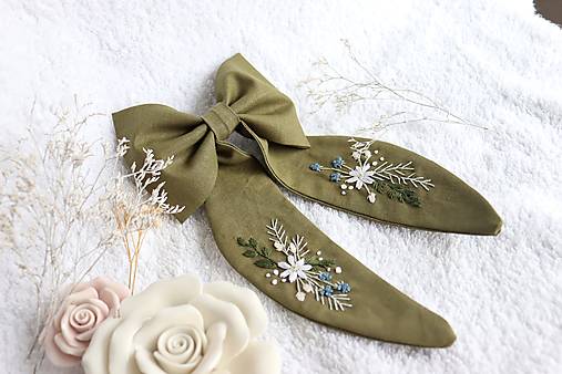 Detské doplnky - Vyšívaná mašlička veľká s chvostíkmi Papraď - 16431359_