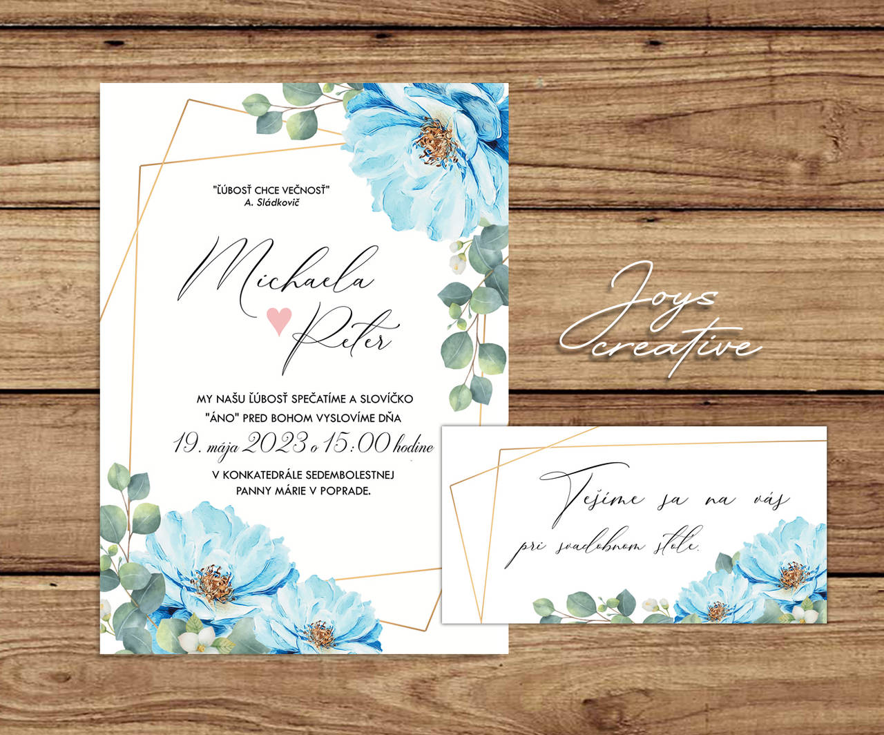 Svadobné oznámenie s modrými kvetmi a zlatým rámom