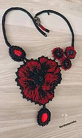 Náhrdelníky - Korálkový náhrdelník : Divé maky-ručné šitie - 16431387_