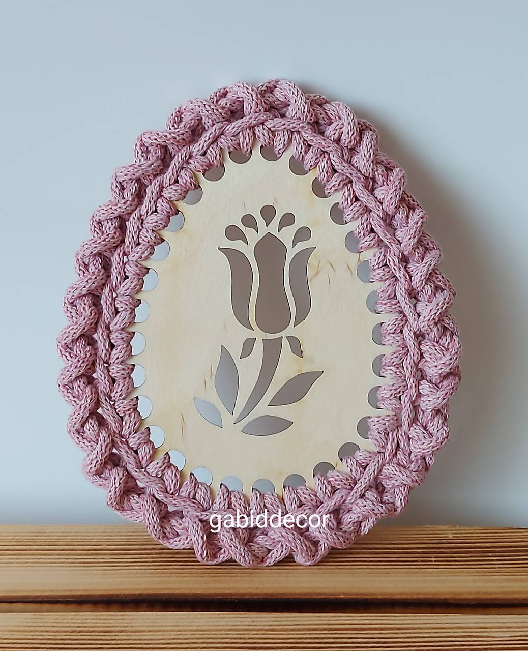 Handmade háčkované dekorácie z kvalitných šnúr na Veľkú noc, jarná dekorácia (Tulipán, farba raspbbery)