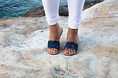 Ponožky, pančuchy, obuv - Kožené šľapky NEMEA - dúhová modrá - 16432643_