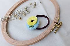 Ozdoby do vlasov - Vyšívaná ľanová gumička do vlasov - Žltá slnečnica - 16431119_