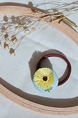 Ozdoby do vlasov - Vyšívaná ľanová gumička do vlasov - Žltá slnečnica - 16431722_