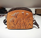Kabelky - PETRA small "Trávy" textilná kabelka s kožou - 16437635_