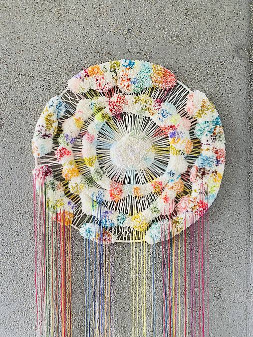 Kruhová tapiséria "Farebný dážď"