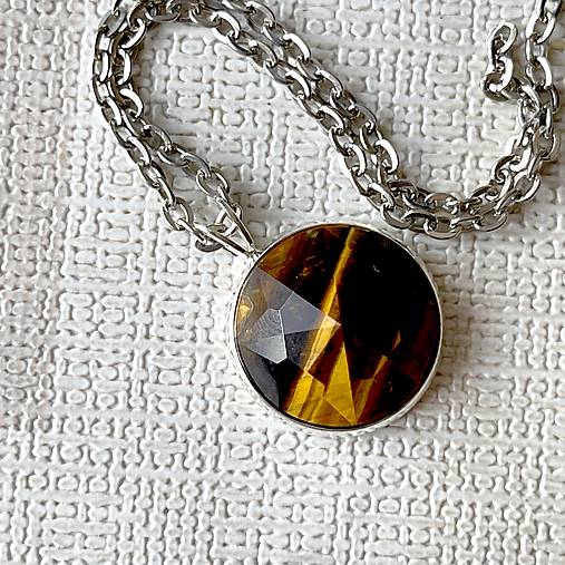 Faceted Gemstone Pendant E025 (Faceted Tigers Eye Pendant / Prívesok s brúseným tigrím okom)