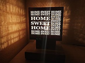 Svietidlá - Drevená stolná lampa s tienidlom “ HOME SWEET HOME “ - 16444732_