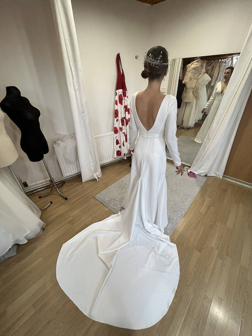 Úzke svadobné šaty Leila