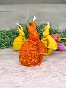 Svietidlá a sviečky - Sviečka z vosku Zajko a Zajačica s veľkonočným vajíčkom (Oranžová - zajačica) - 16446047_