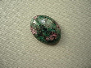 Minerály - Kabošon - rubín v zoisitu 20 mm, č.11f - 16445564_