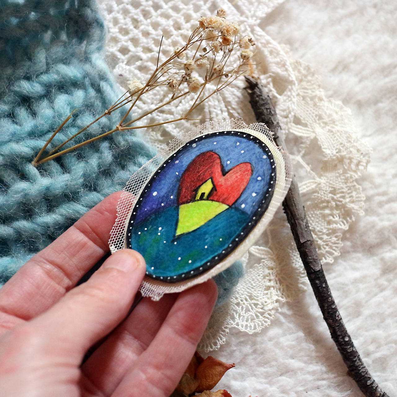 V mojom srdci/ mixed media brošňa