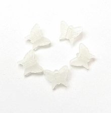Korálky - Plastové korálky svietiace motýľ - 5 ks (biela) - 16457958_