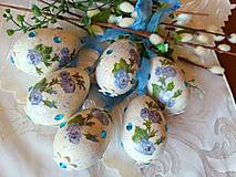 Dekorácie - Vajíčka s modrými ružičkami a perličkami - 16456741_