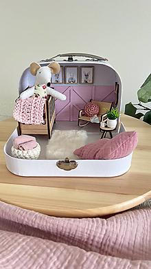 Hračky - Malý kufríkový domček, ružový cestovný domček,  domček na hranie - 16456756_