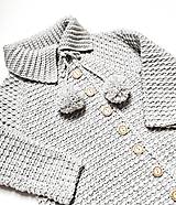 Detské oblečenie - Háčkovaný kabátik/kardigán Oeko-Tex® bledošedý 3-5 rokov - 16459902_