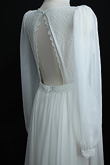 Šaty - Svadobné šaty s holým chrbátom a dlhým šifónovým rukávom - 16459762_