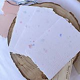 Papier - Ručný papier- Biely s farebnými kúskamiA4, A5 A6 - 16459936_