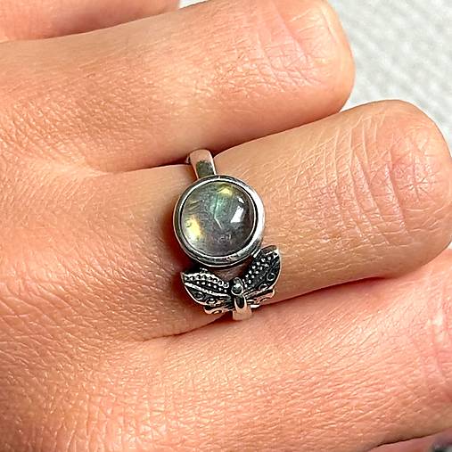 Rainbow Labradorite AG925 Filigree Butterfly Ring / Filigránový prsteň s labradoritom strieborný AG925 E027
