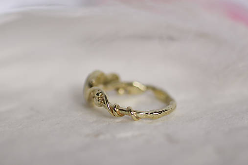 Zlatý prsteň s machovým achátom a jantárom - Zázrak
