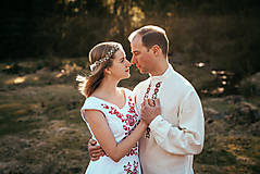 Šaty - Ľanové svadobné šaty s červenou výšivkou - 16469553_