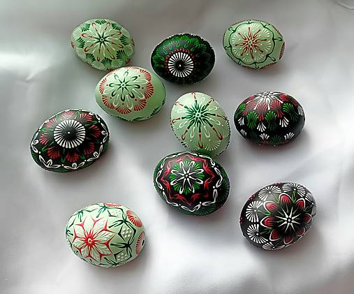 Dekorácie - Set čierno-zelených kraslíc - 16468007_