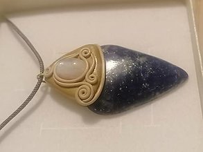Iné šperky - Prívesok z lapis lazuli a mesačný kameň - 16472298_