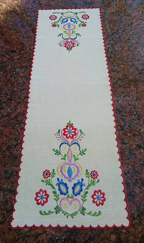 Úžitkový textil - Ručne vyšívaná dečka PS57 obdĺžnik 94x31cm - 16471917_