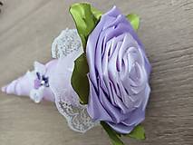 Dekorácie - Fialová ruža vo fialovom kornútku - 16471865_