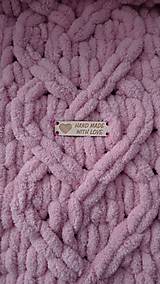 Úžitkový textil - Pletená deka, srdiečkový vzor - 16474735_