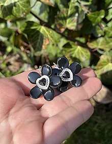 Náušnice - *Black flowers love* - 16478022_