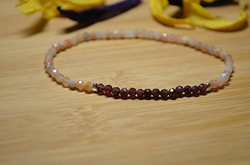 Náramky - Jemný náramek - granát a sluneční kámen - 16475974_